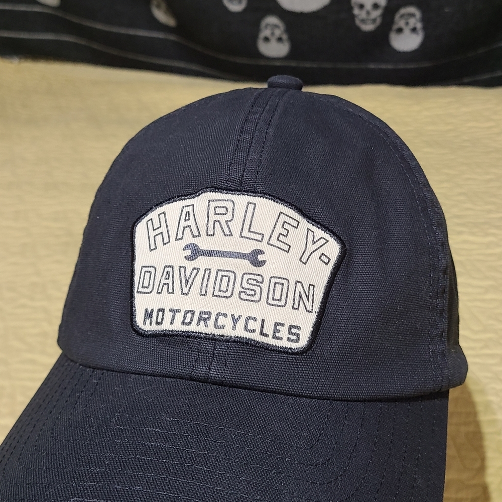 Harley Davidson logo patch fitted hat size S